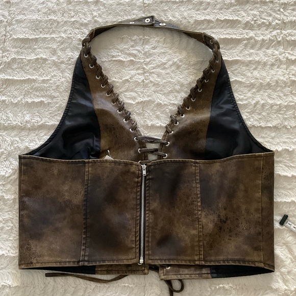 UO Tali Faux Leather Lace-Up Halter Top NWT - Picture 4 of 5